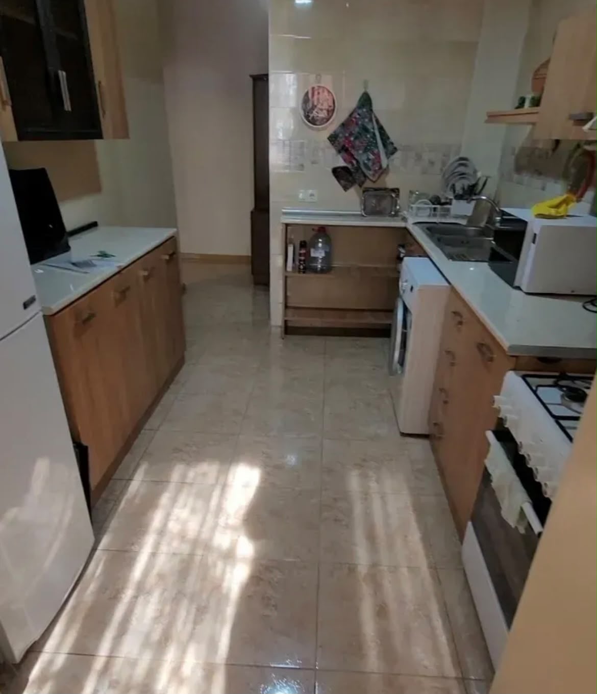 3-комн. квартира на ул. Грибоедова в Арабкире, 100 кв.м., 1/5 этаж, 2 ванные, каменное здание
