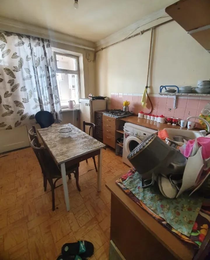 2-комн. квартира на ул. Пароняна в центре, 60 кв.м., 9/14 этаж
