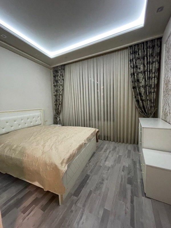 Տրվում է բնակարան վարձով
