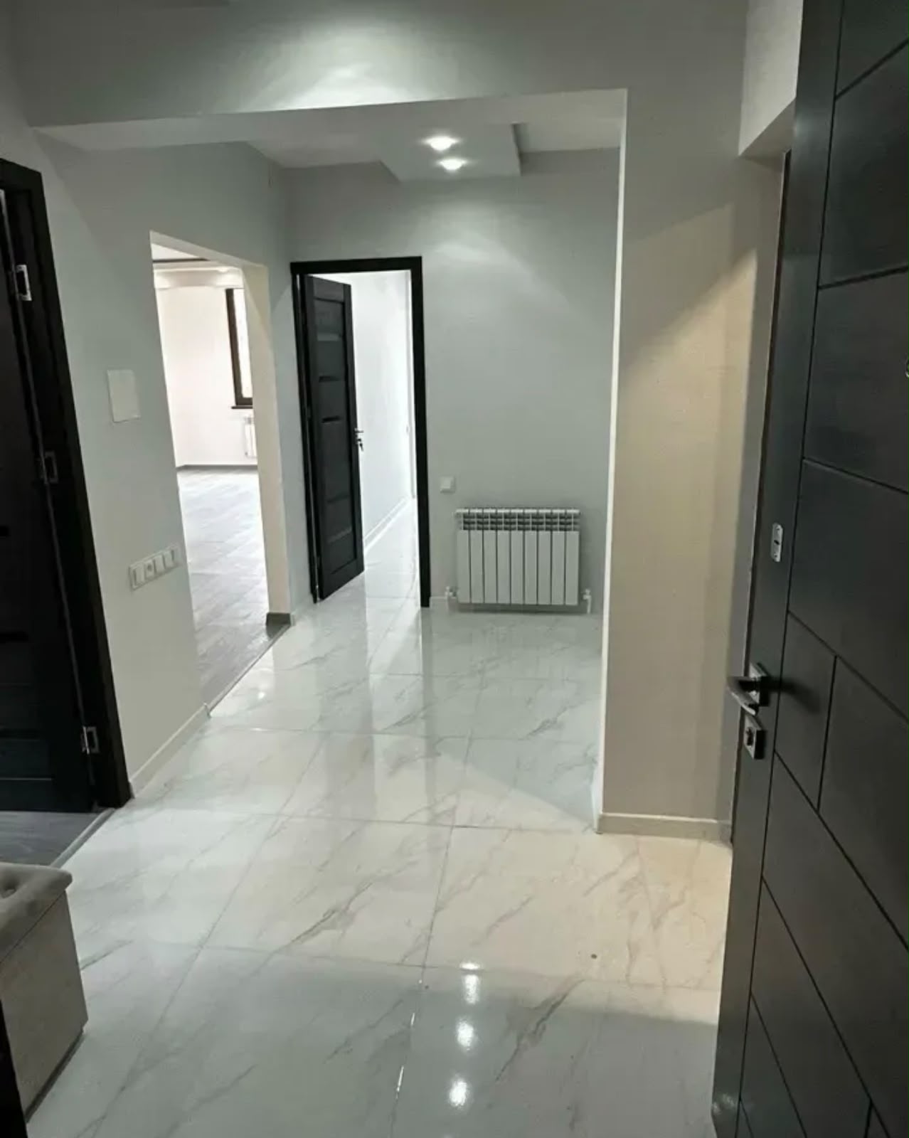 Վաճառվում է 3 սենյականոց բնակարան ավանում