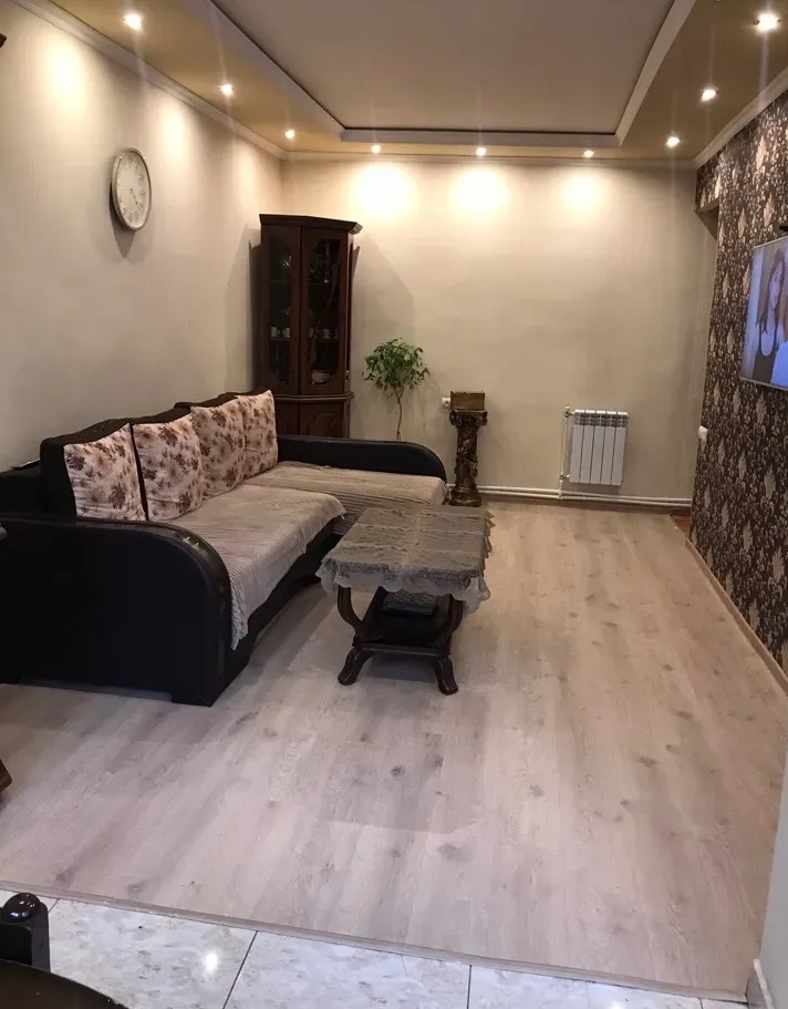 3 սենյականոց բնակարան, Muracan St Էրեբունիում, 75 քմ, 1/5 հարկ, քարե շենք