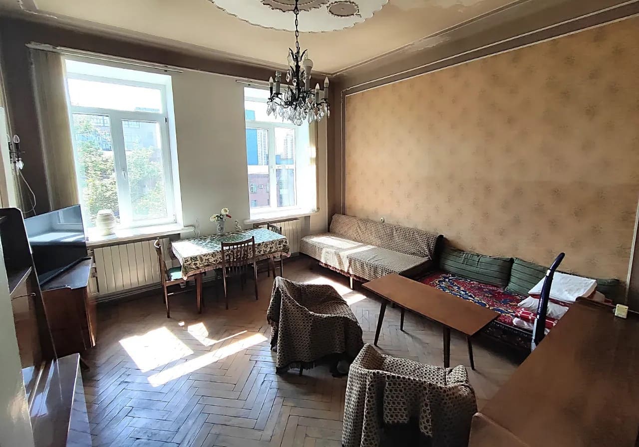 2 սենյականոց բնակարան Ադոնցի փողոցում